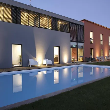 Casa De L Cura ميراندا دو دورو